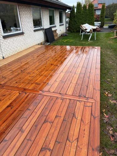 Ny træterrasse med naturligt trælook