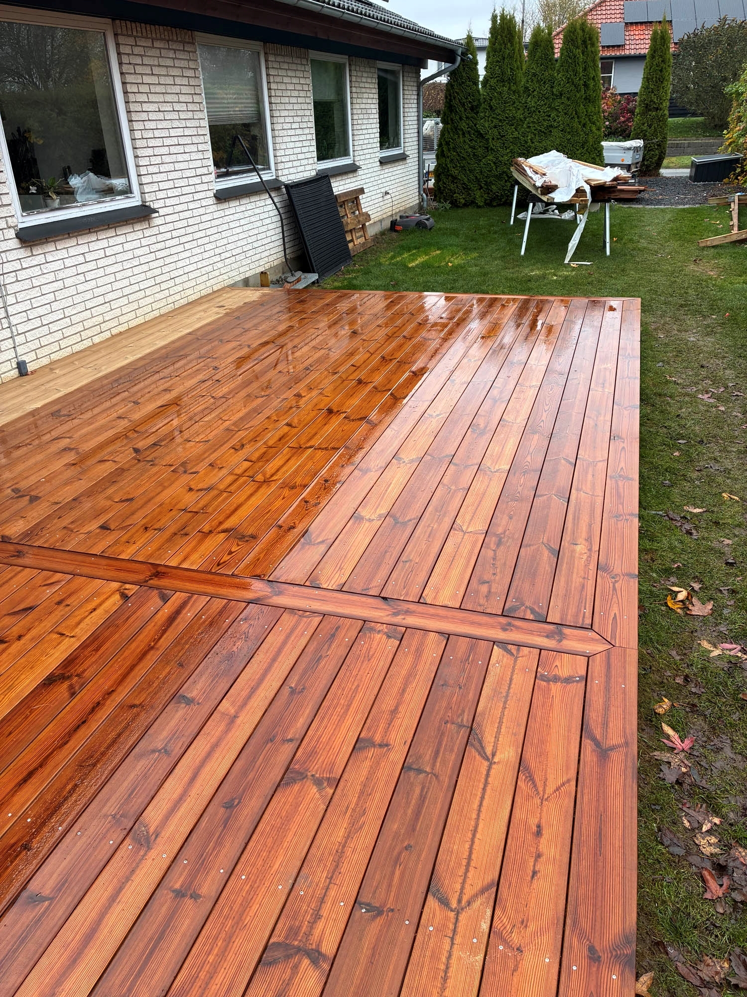 Ny træterrasse med naturligt trælook